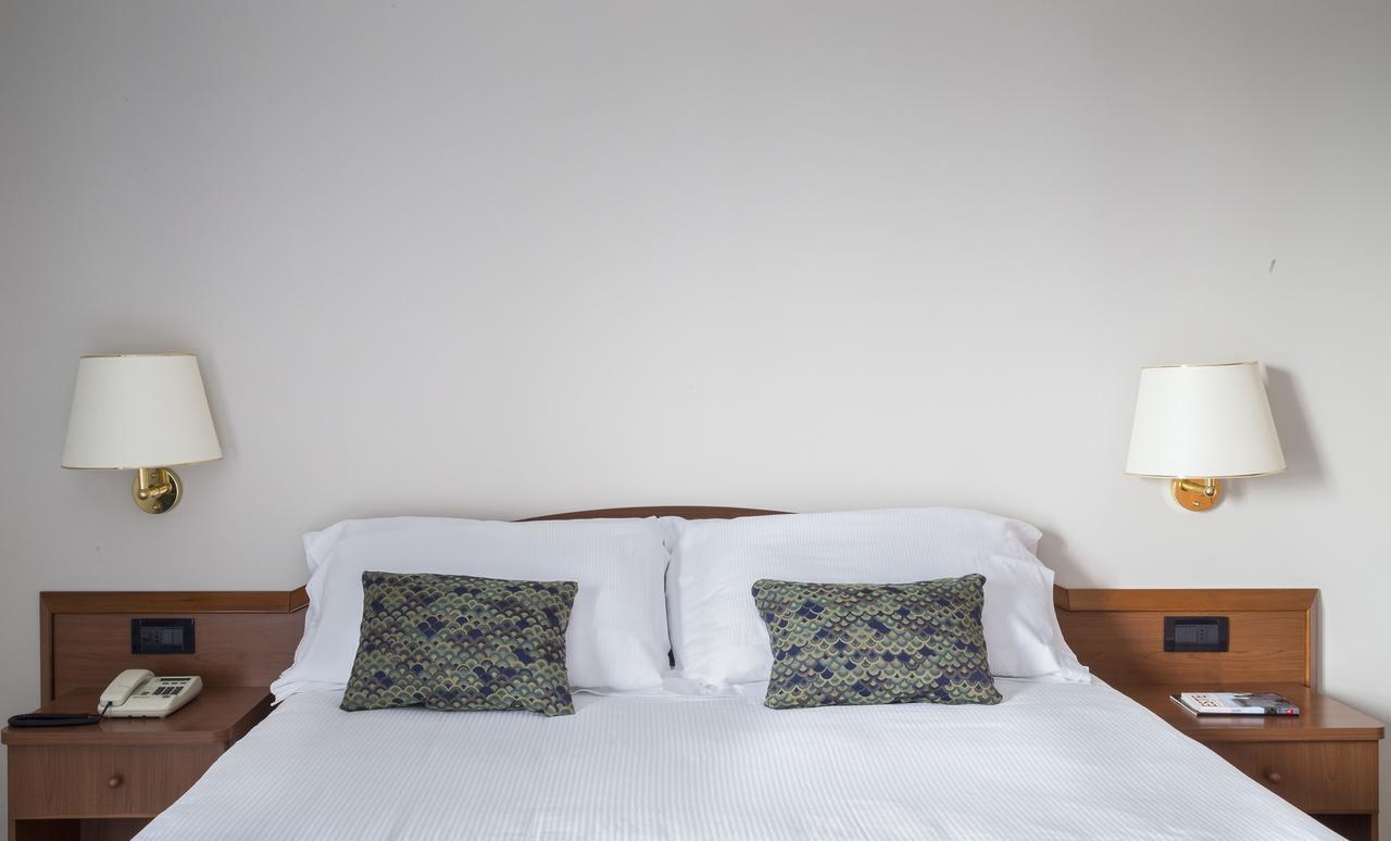 Hotel Beatrice Эсте Экстерьер фото