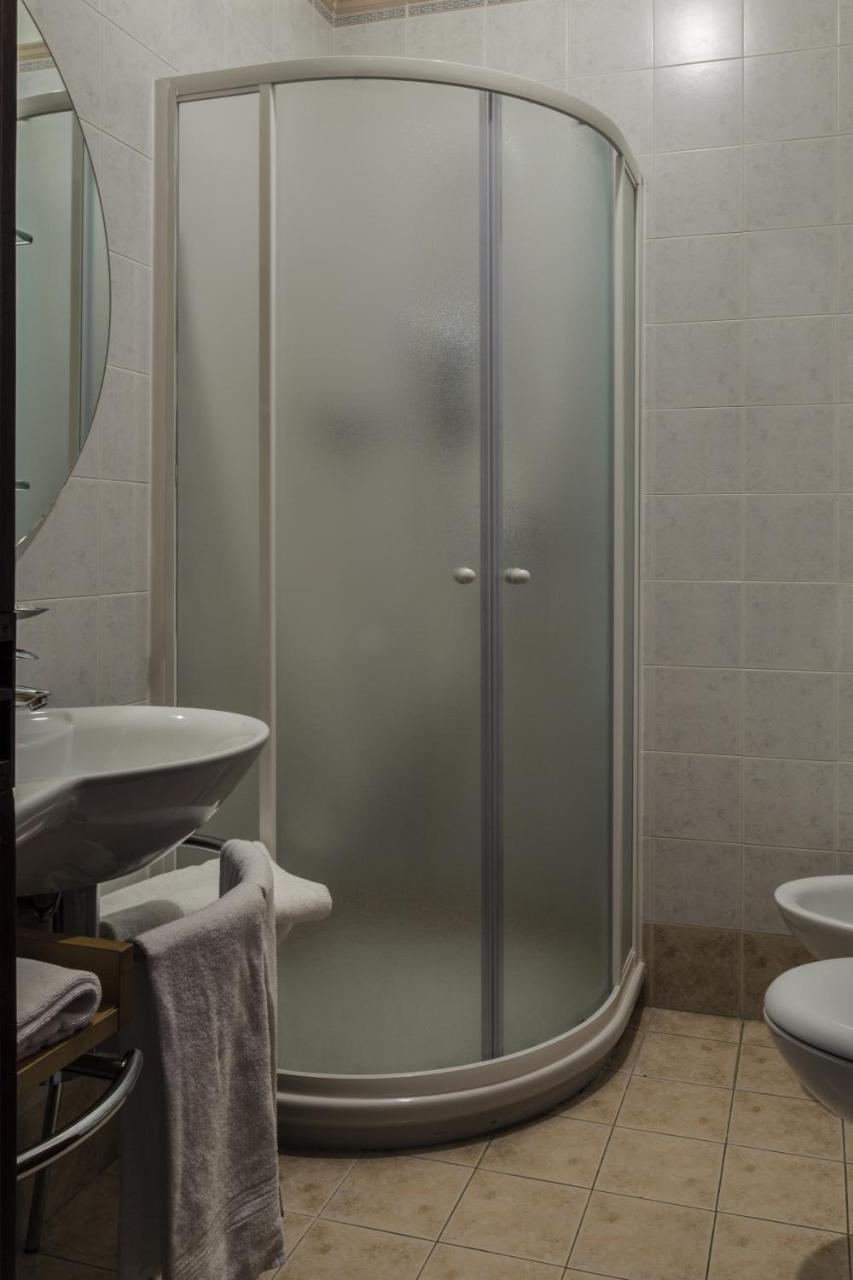 Hotel Beatrice Эсте Экстерьер фото